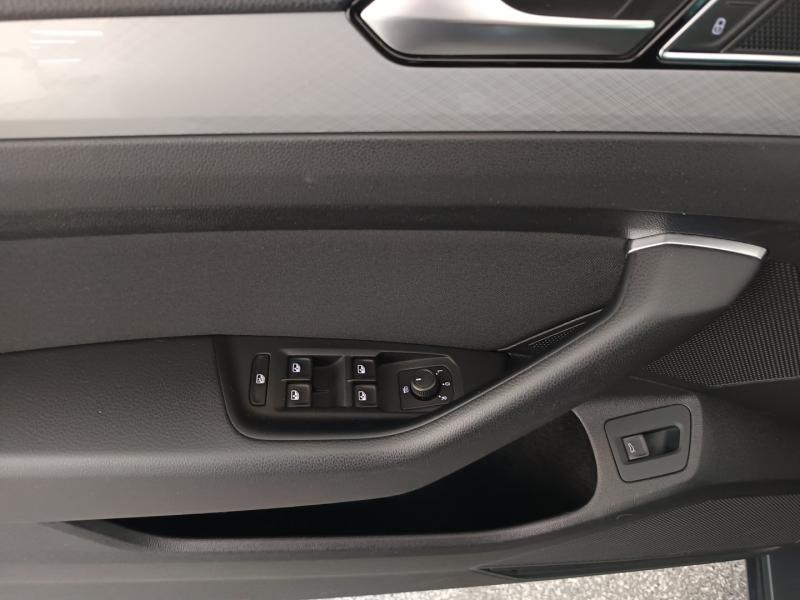 VW Passat Variant Business TDI SCR DSG