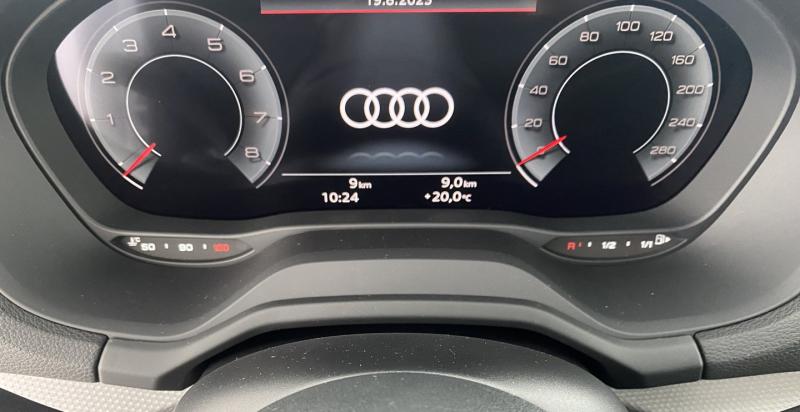 Audi Q2 30 TFSI admired