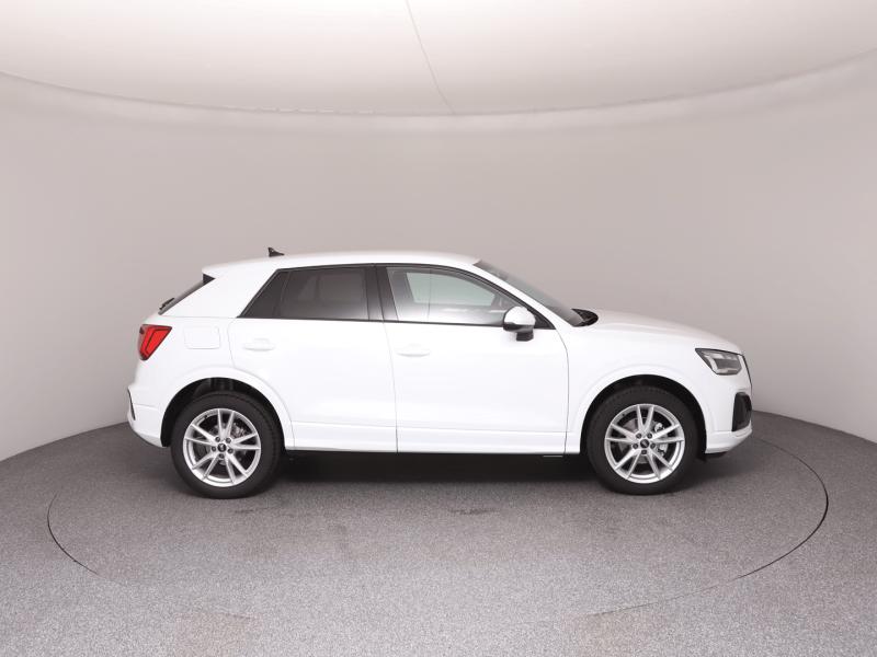 Audi Q2 30 TFSI admired