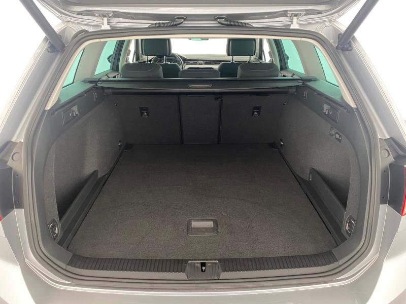 VW Passat Variant Business TDI SCR DSG