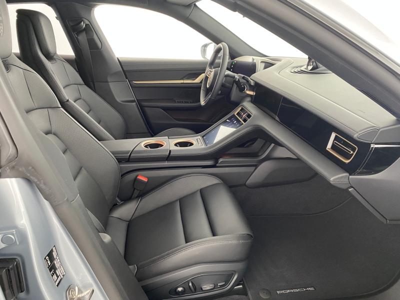 Porsche Taycan 4 Cross Turismo