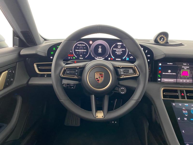 Porsche Taycan 4 Cross Turismo