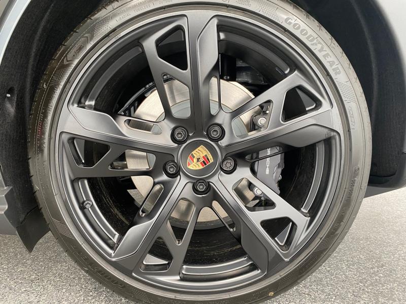 Porsche Taycan 4 Cross Turismo