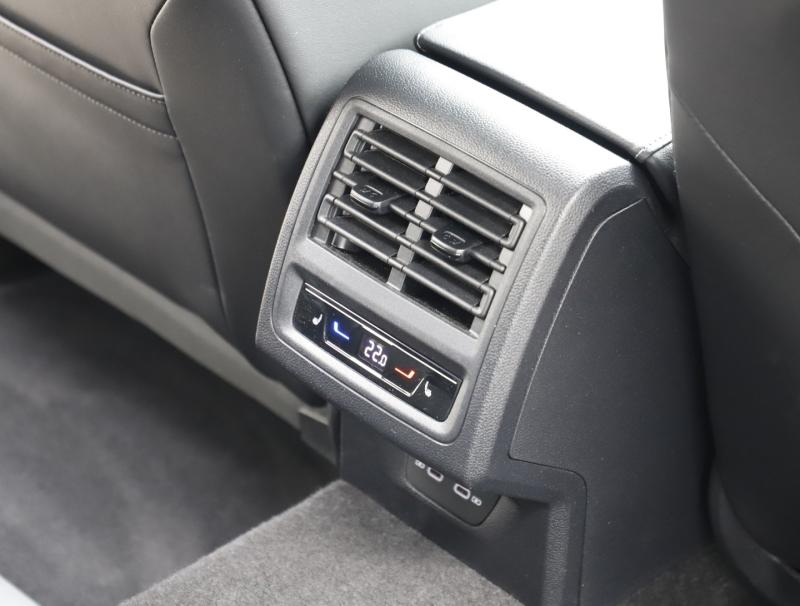 VW Golf Variant R-Line TDI DSG