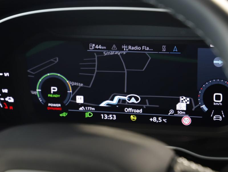 Audi Q3 Sportback e-tron 45 TFSI e S line ext