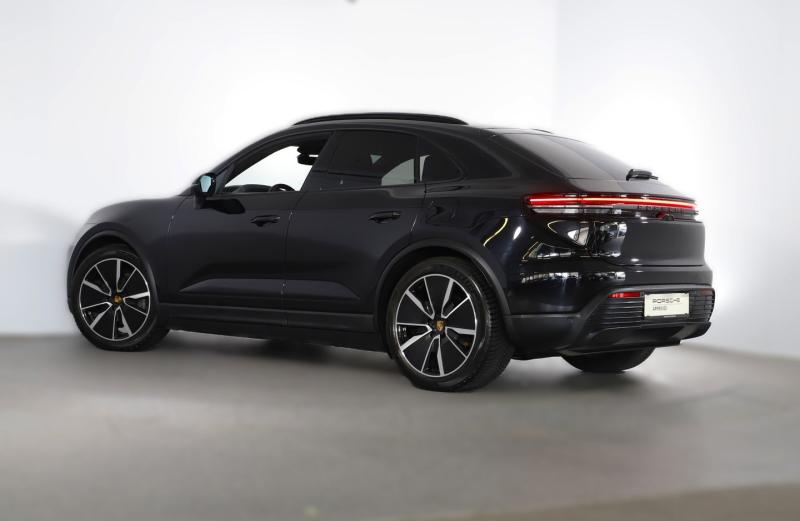 Porsche Macan 4