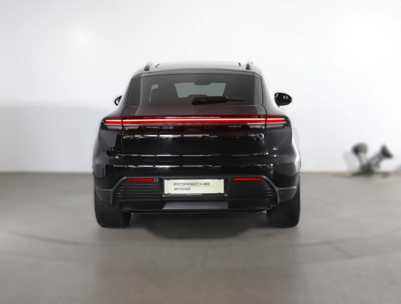 Porsche Macan 4
