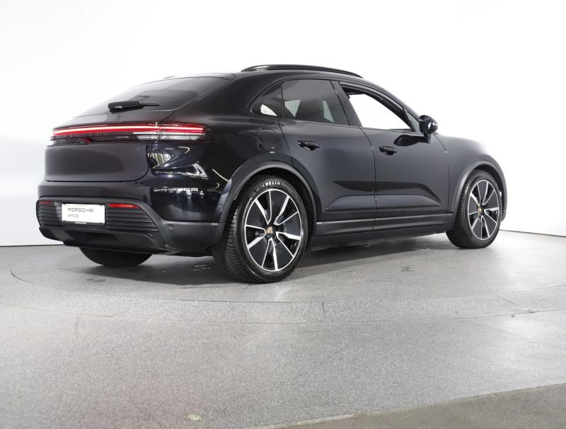 Porsche Macan 4