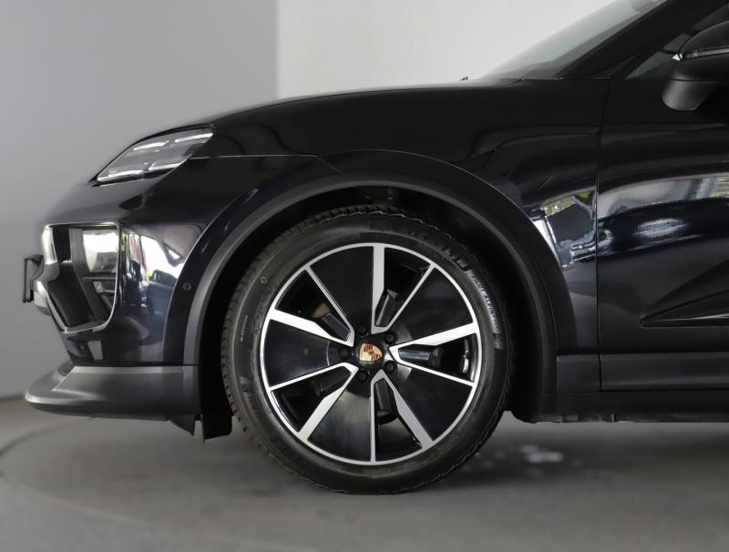 Porsche Macan 4