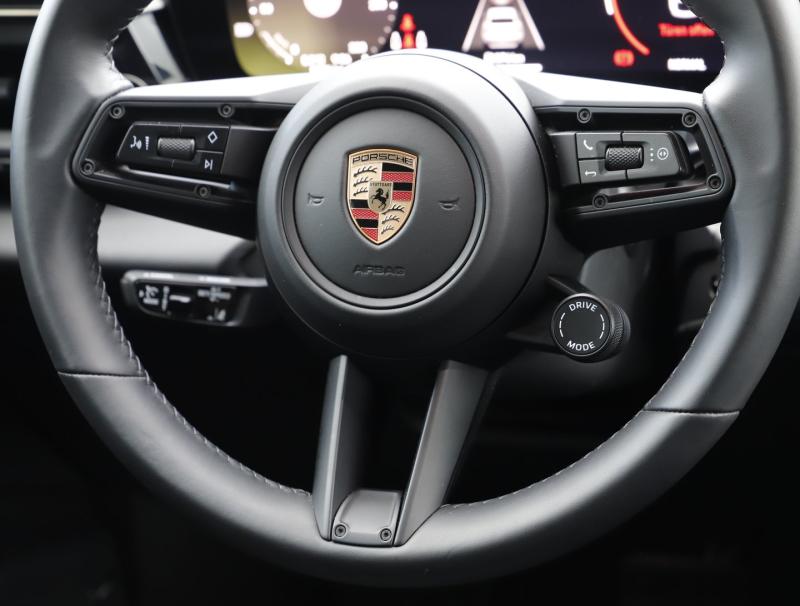 Porsche Macan 4