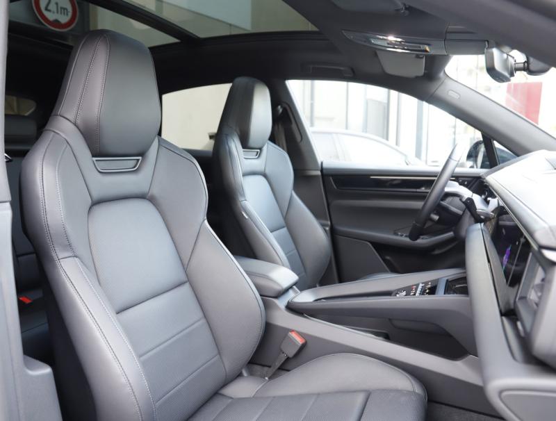 Porsche Macan 4
