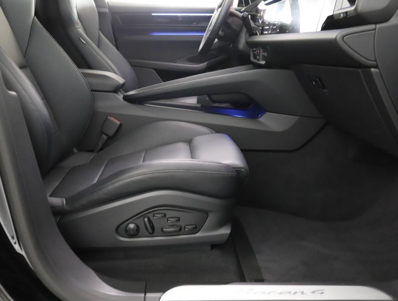 Porsche Macan 4