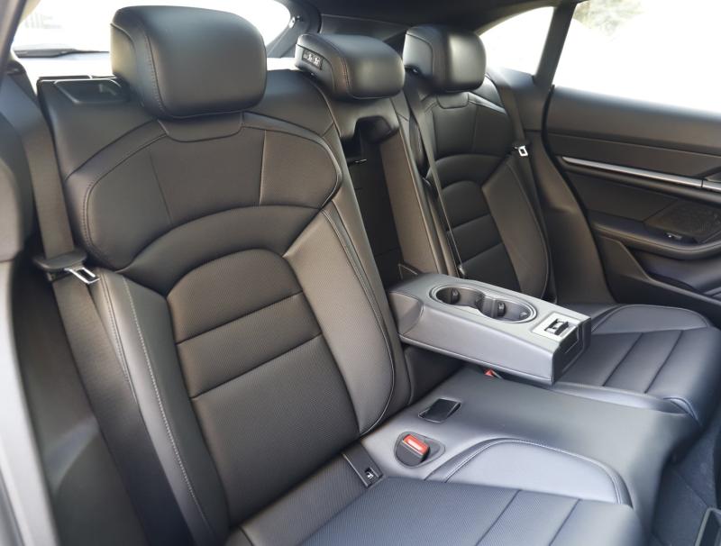 Porsche Taycan 4 Cross Turismo