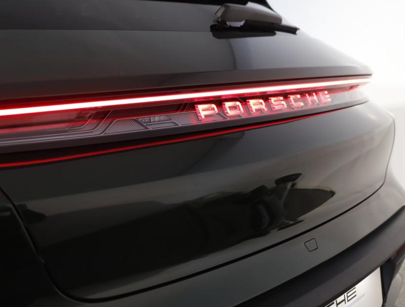 Porsche Taycan 4 Cross Turismo