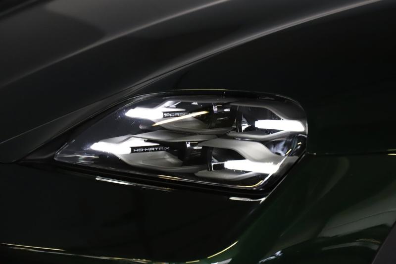 Porsche Taycan 4 Cross Turismo