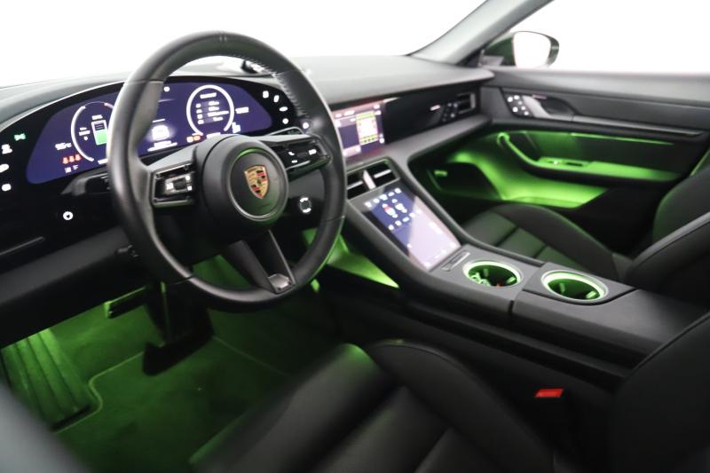 Porsche Taycan 4 Cross Turismo