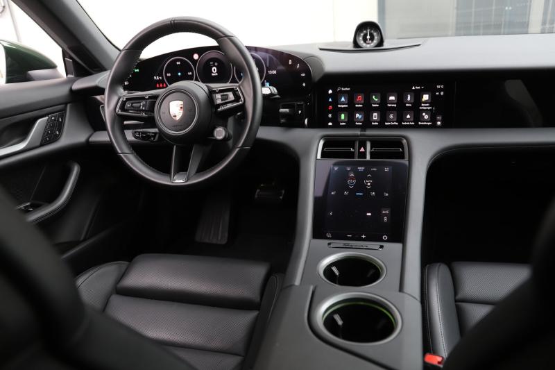 Porsche Taycan 4 Cross Turismo