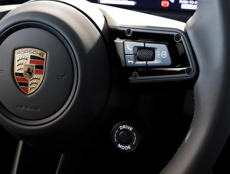 Porsche Taycan 4 Cross Turismo