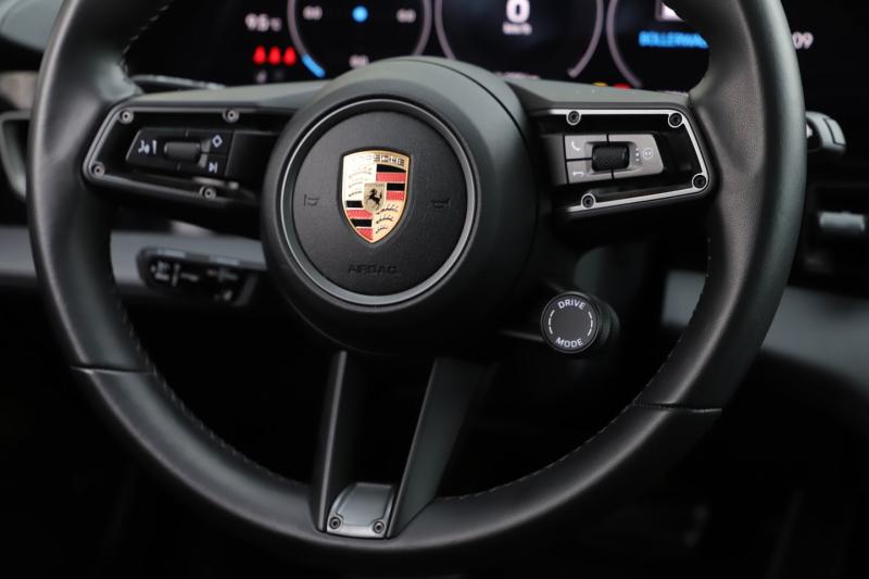 Porsche Taycan 4 Cross Turismo