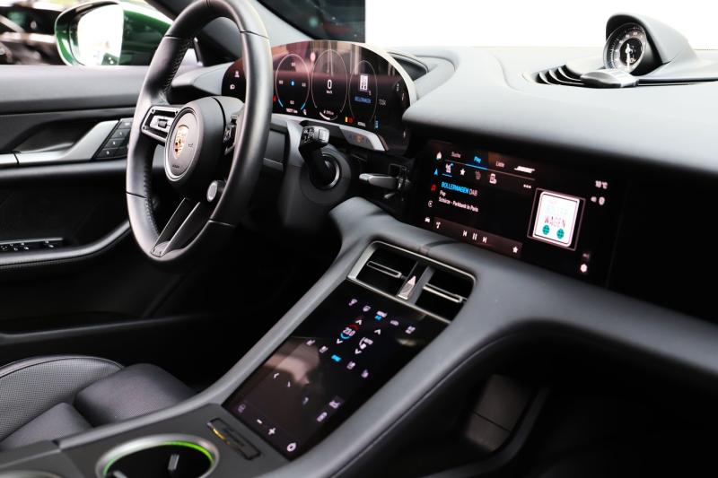 Porsche Taycan 4 Cross Turismo