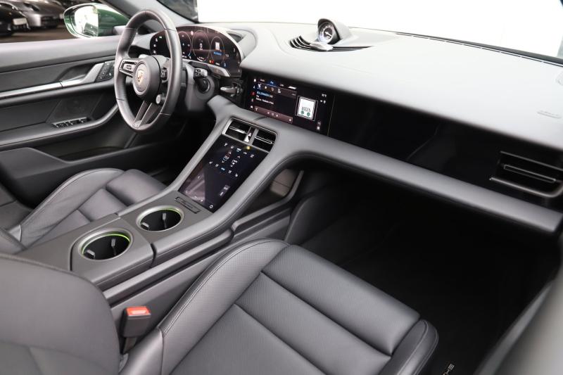 Porsche Taycan 4 Cross Turismo