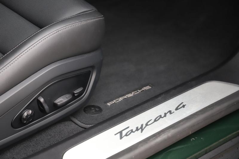 Porsche Taycan 4 Cross Turismo