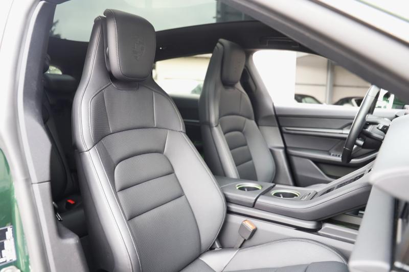 Porsche Taycan 4 Cross Turismo