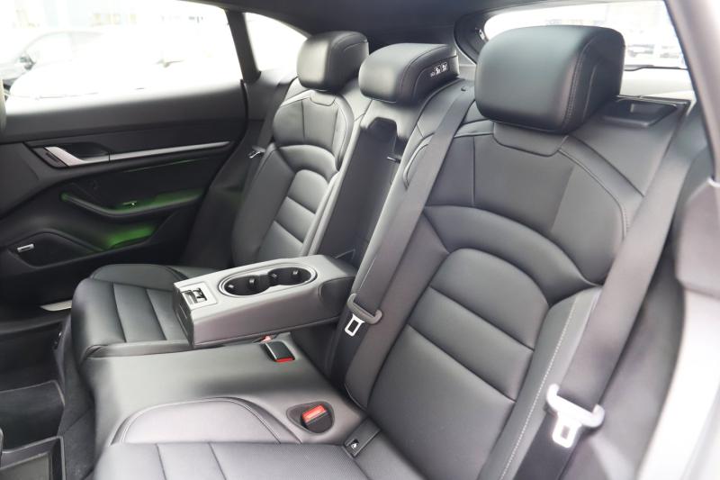 Porsche Taycan 4 Cross Turismo