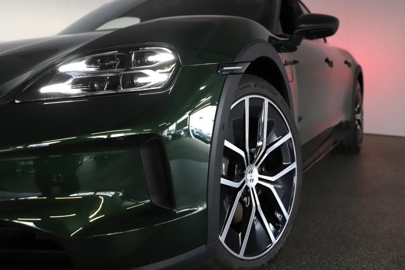 Porsche Taycan 4 Cross Turismo