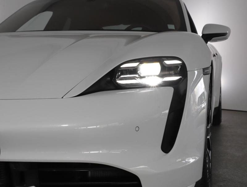 Porsche Taycan Turbo