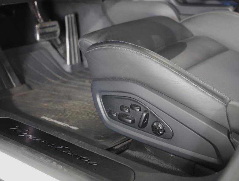 Porsche Taycan Turbo