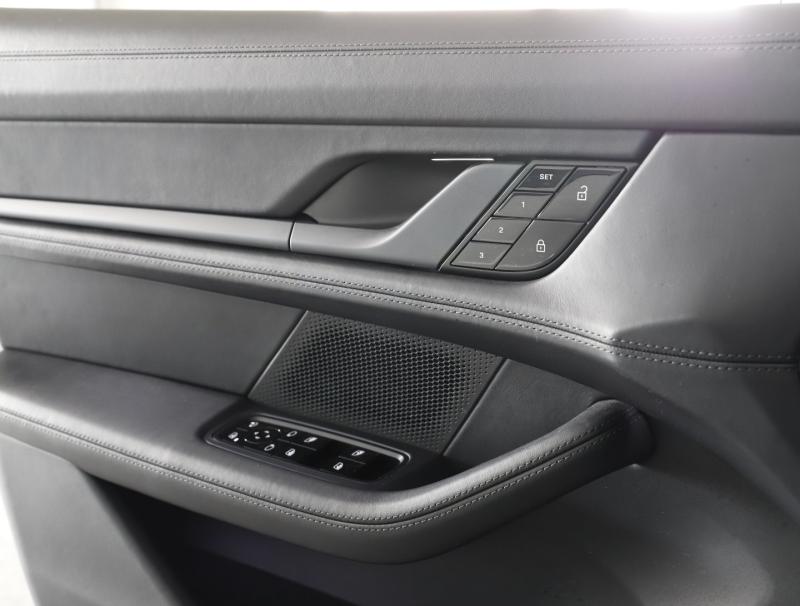 Porsche Taycan Turbo