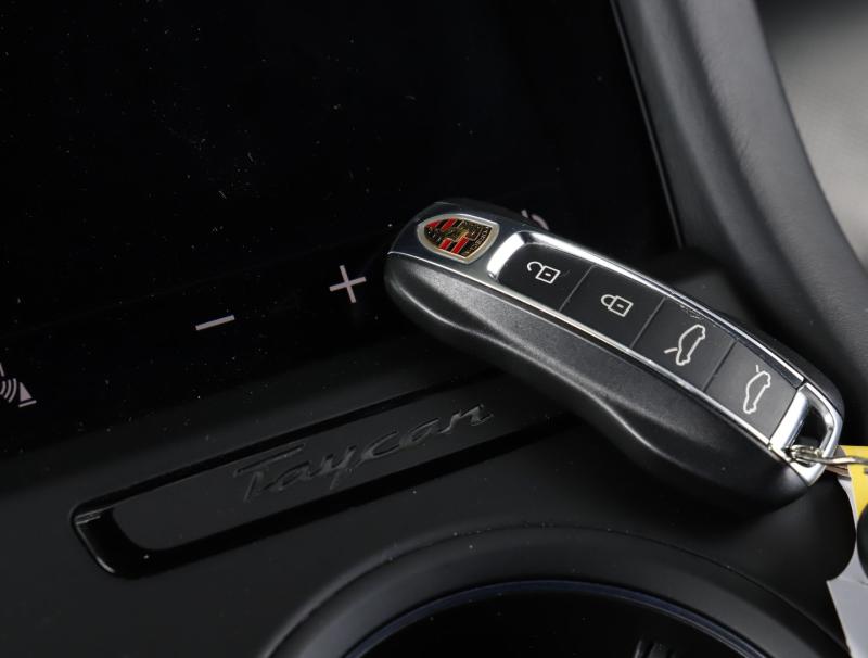 Porsche Taycan Turbo