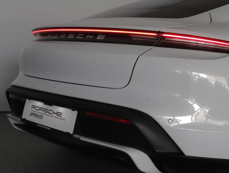 Porsche Taycan Turbo