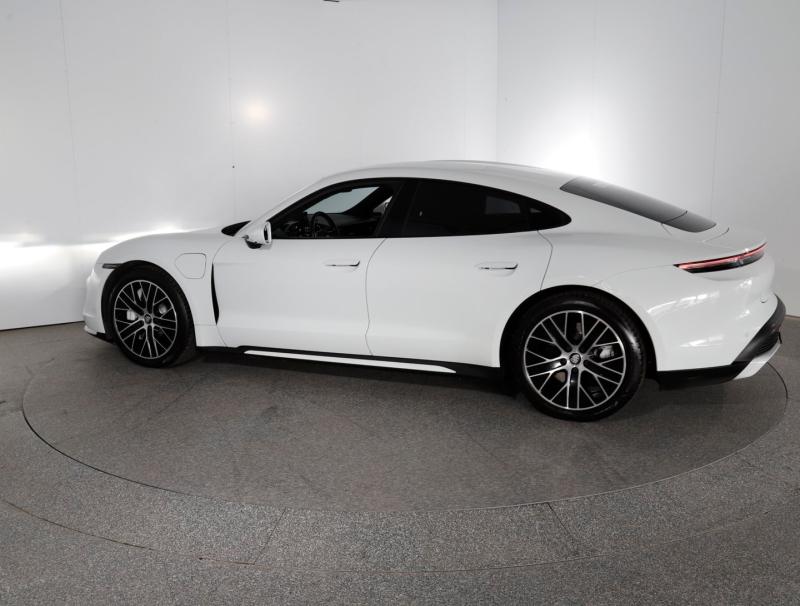 Porsche Taycan Turbo