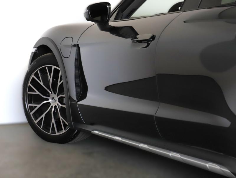Porsche Taycan 4 Cross Turismo