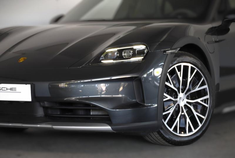 Porsche Taycan 4 Cross Turismo