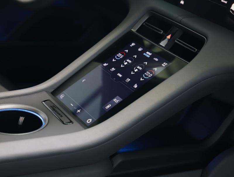 Porsche Taycan 4 Cross Turismo