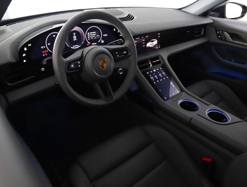 Porsche Taycan 4 Cross Turismo