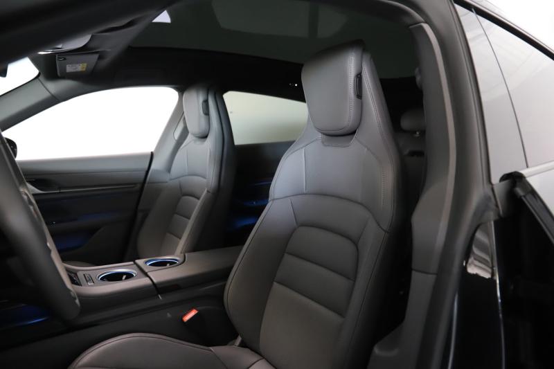 Porsche Taycan 4 Cross Turismo