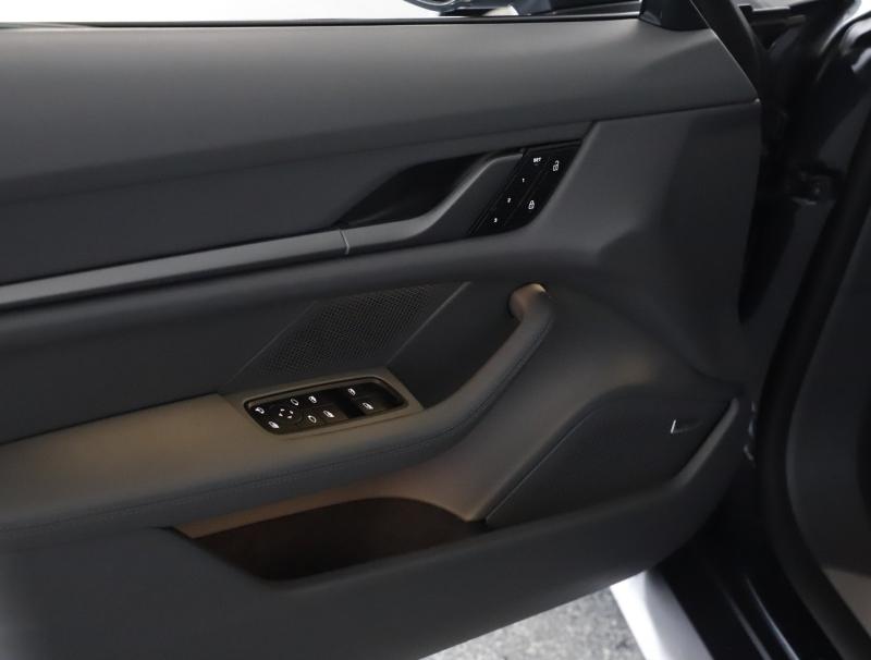 Porsche Taycan 4 Cross Turismo