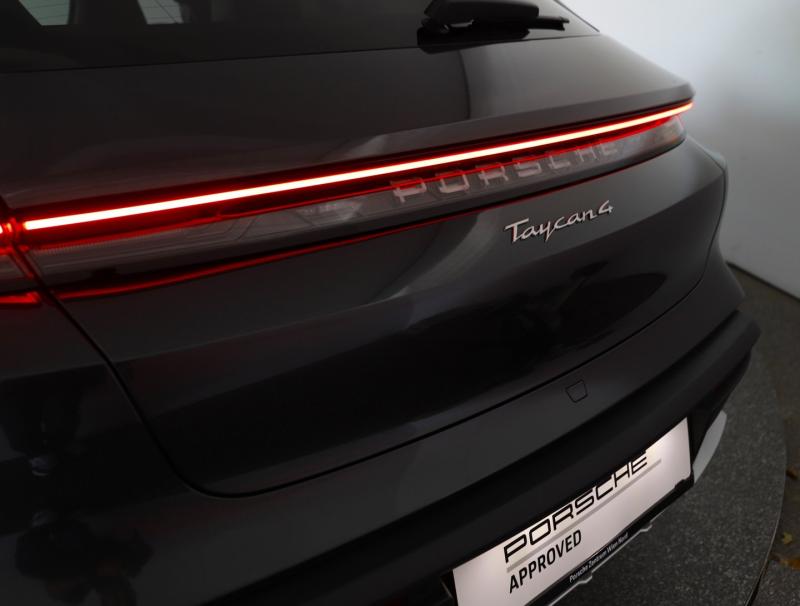 Porsche Taycan 4 Cross Turismo