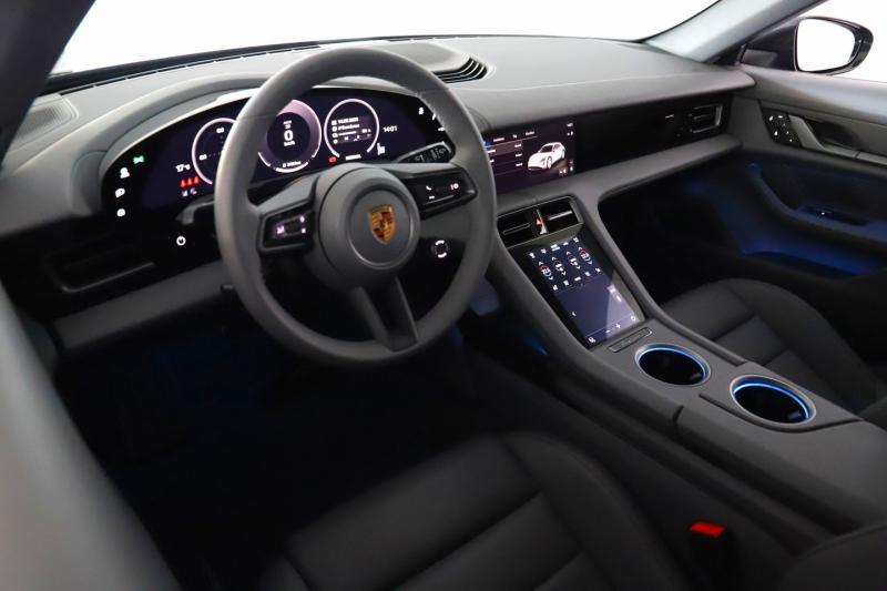 Porsche Taycan 4 Cross Turismo