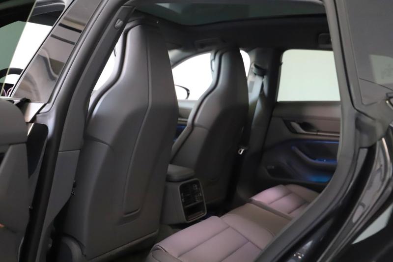 Porsche Taycan 4 Cross Turismo