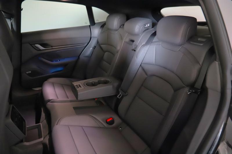 Porsche Taycan 4 Cross Turismo