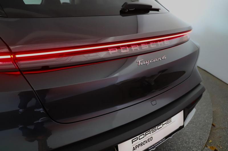 Porsche Taycan 4 Cross Turismo