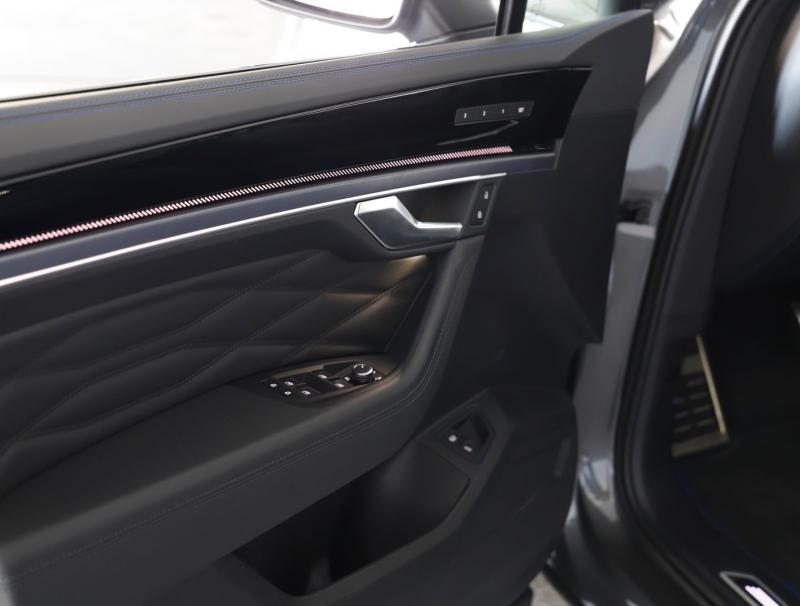 VW Touareg R eHybrid TSI 4MOTION