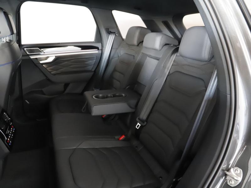 VW Touareg R eHybrid TSI 4MOTION