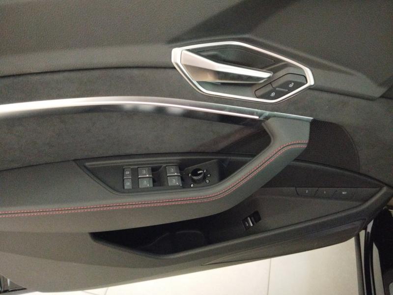 Audi SQ8 e-tron quattro