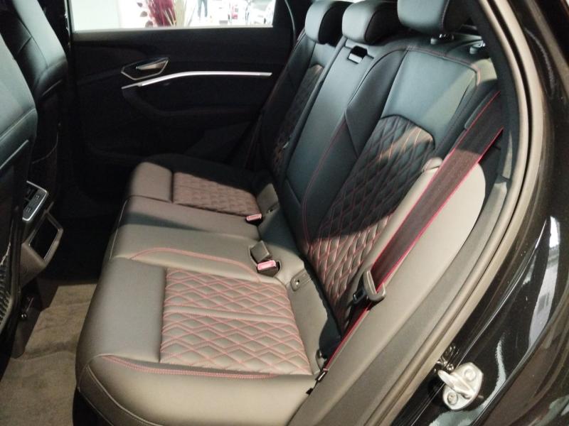 Audi SQ8 e-tron quattro